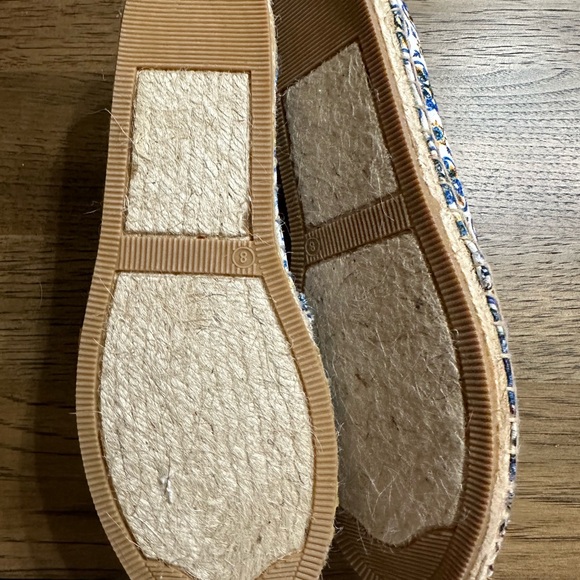 NWOT beautiful Brighton spring/summer slip-ons size 8 - Picture 2 of 5